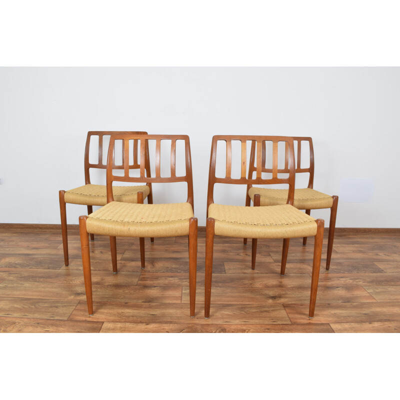 Set of 4 vintage chairs model 82 by Niels Otto (N. O.) Møller for J.L. Møllers