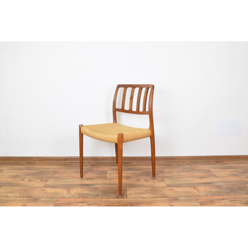 Set of 4 vintage chairs model 82 by Niels Otto (N. O.) Møller for J.L. Møllers