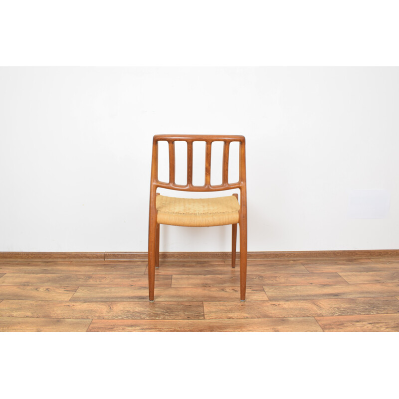 Set of 4 vintage chairs model 82 by Niels Otto (N. O.) Møller for J.L. Møllers