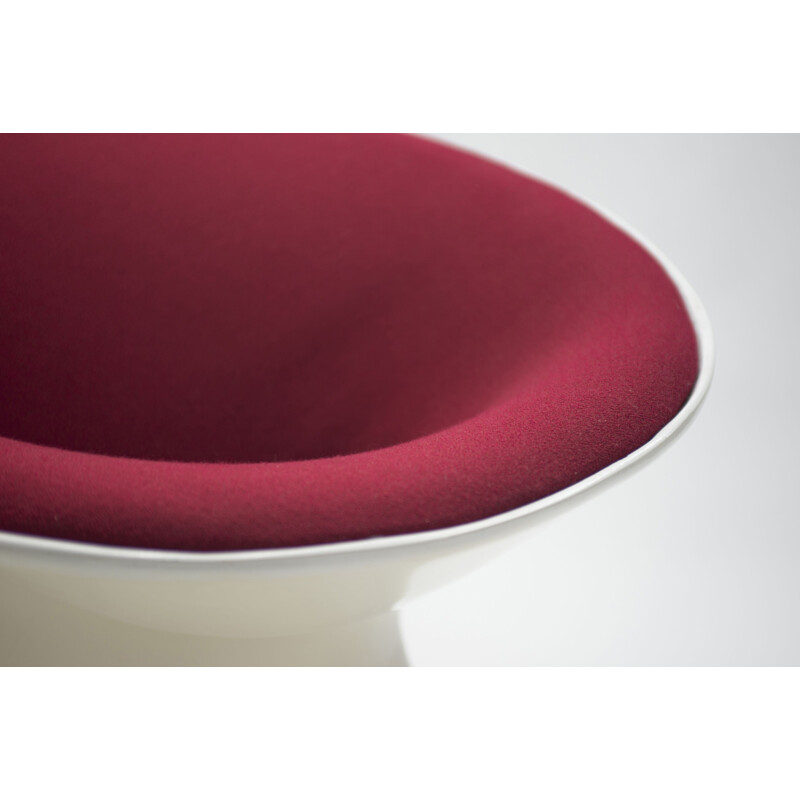 Fauteuil vintage "girolle" rouge par Jean-Pierre Laporte 1969