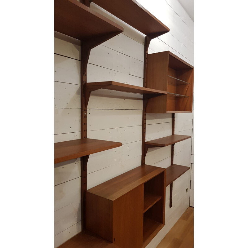 Vintage teak Royal System library by Poul Cadovius 1960