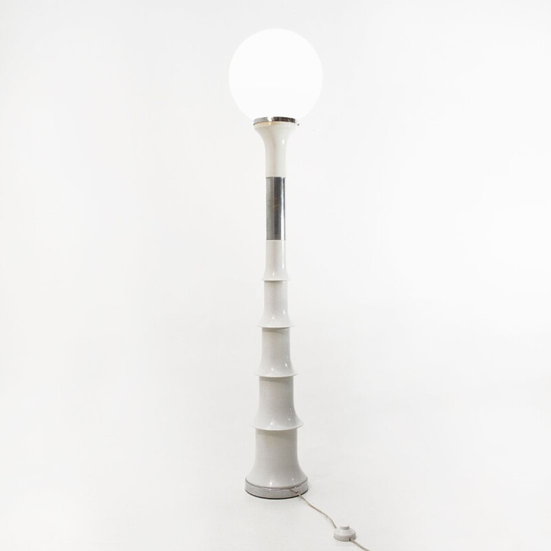 Vintage italian white floor lamp in glass and chrome 1970