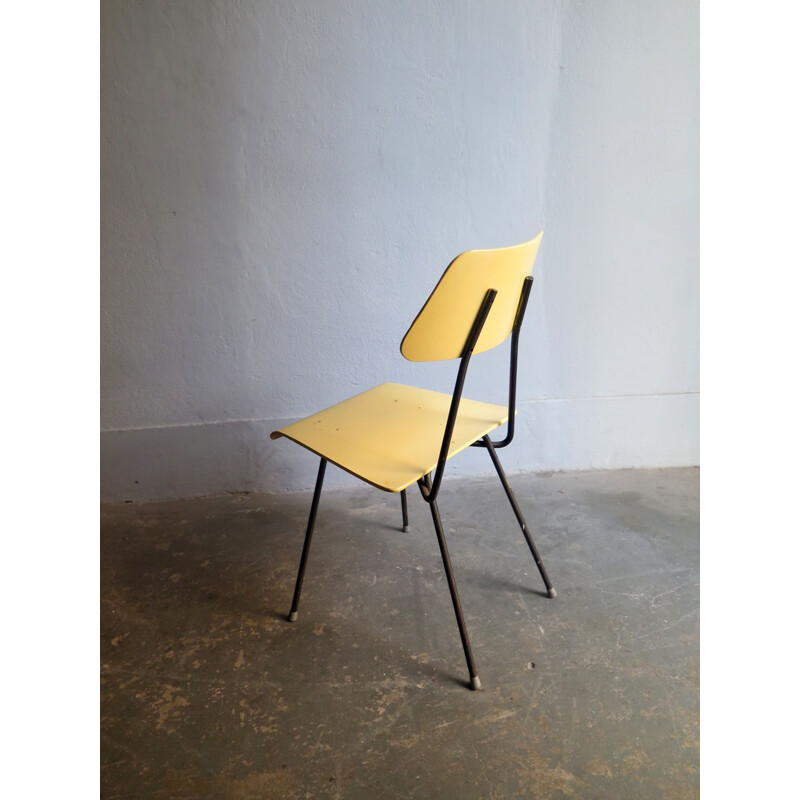 Chaise vintage jaune avec armature en métal noir et bois