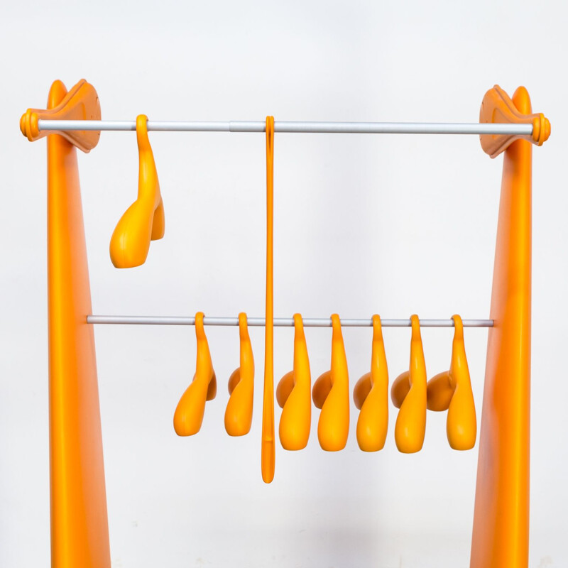 Italienischer Vintage-Garderobenständer für Servetto aus orangefarbenem Kunststoff