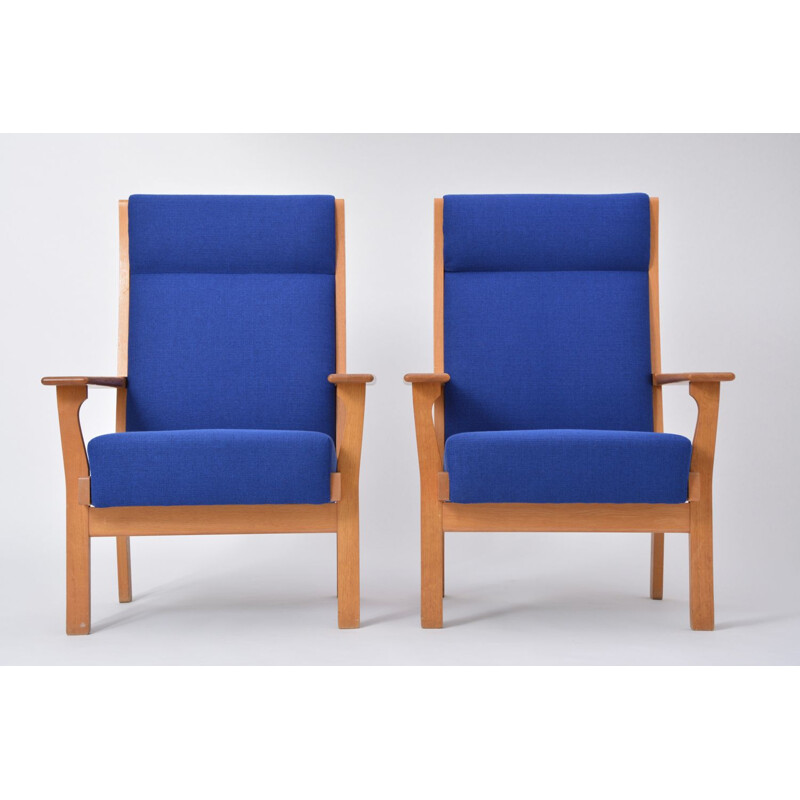 Suite van 2 vintage blauwe Ge 181 A fauteuils van Hans Wegner voor Getama