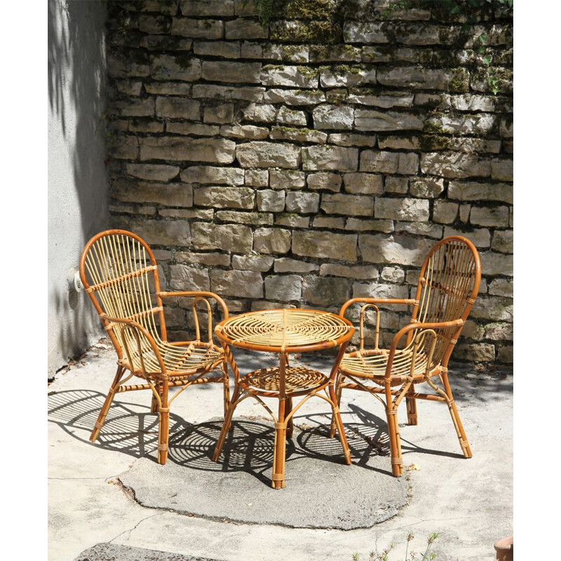 Vintage garden set in rattan