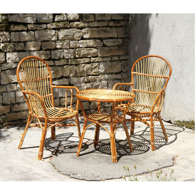 Vintage garden set in rattan