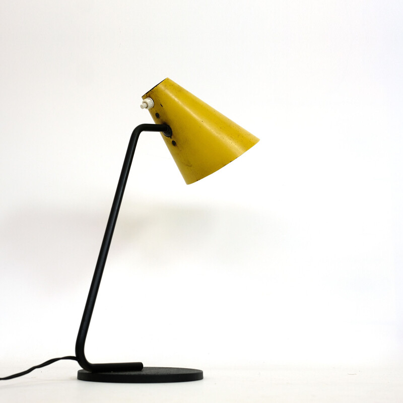 Vintage lamp in gelakt metaal en geel gelakt plaatstaal