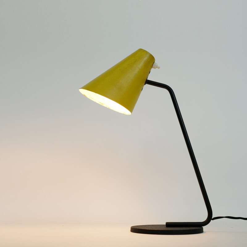 Vintage lamp in gelakt metaal en geel gelakt plaatstaal