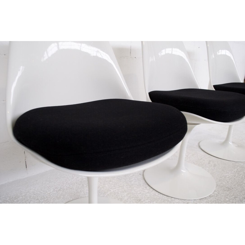 Suite de 6 chaises vintage tulip par Eero Saarinen pour Knoll International