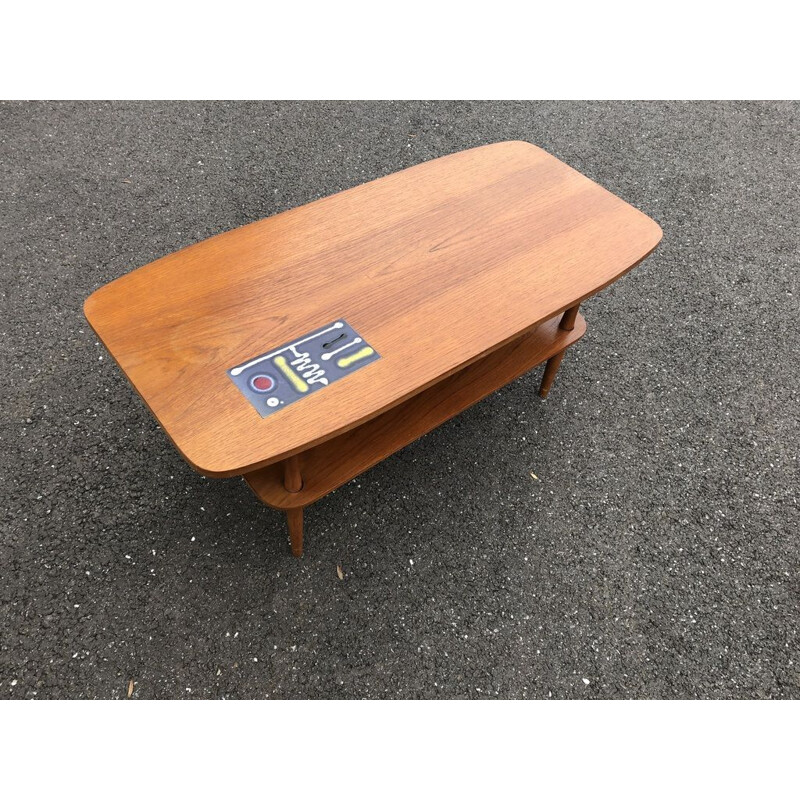 Table vintage scandinave avec détails en céramique 1960