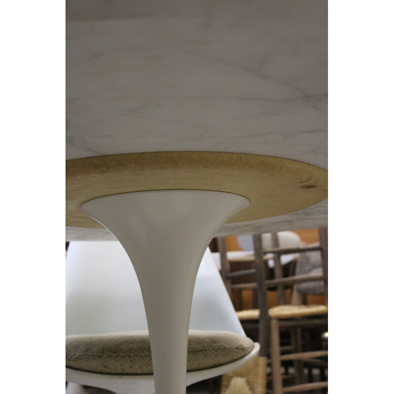 Vintage Tulip table by Saarinen for Knoll in white marble