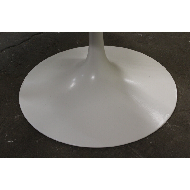 Vintage Tulip table by Saarinen for Knoll in white marble