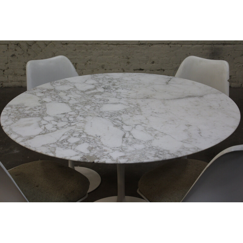 Table vintage tulipe de Saarinen pour Knoll en marbre blanc