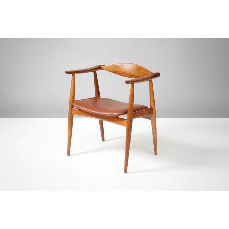 CH-35 chair in oak by Hans J. Wegner