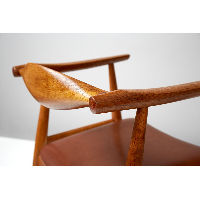 CH-35 chair in oak by Hans J. Wegner