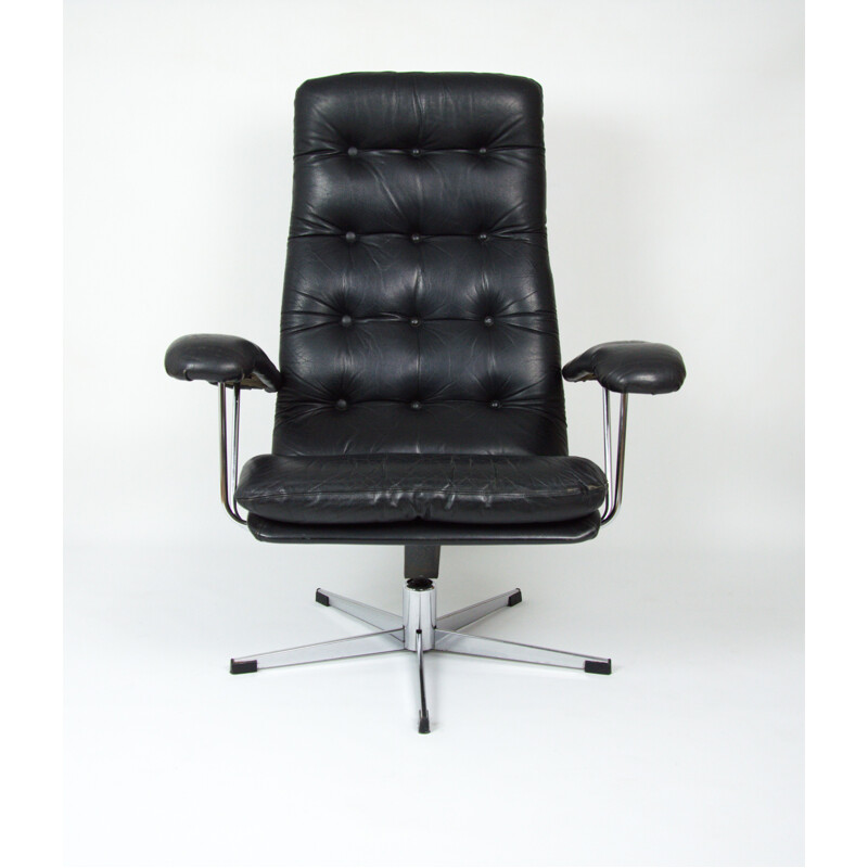 Vintage swiveling armchair in black leather by Goldsieger