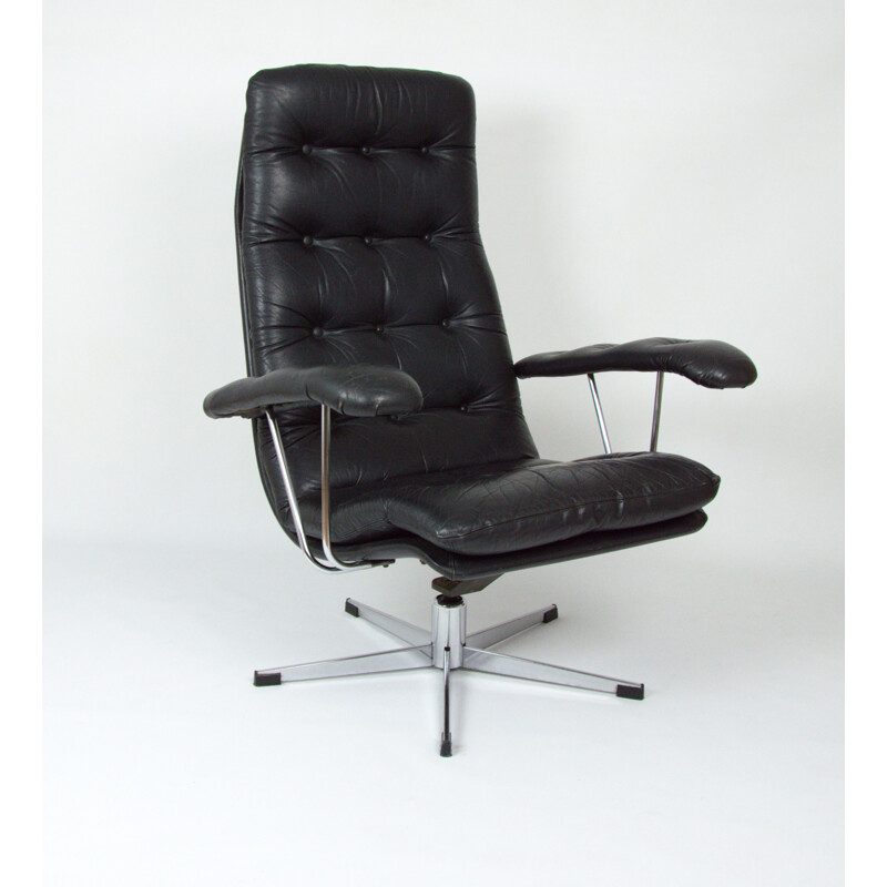 Vintage swiveling armchair in black leather by Goldsieger