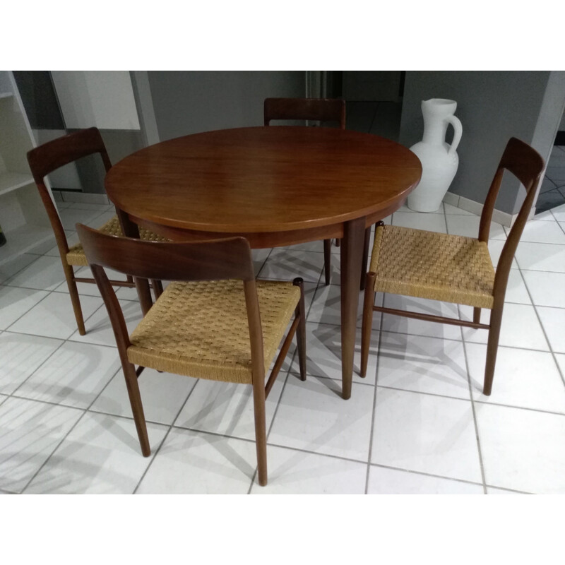 Set of 4 vintage Scandinavian dining chairs by Niels Otto Møller