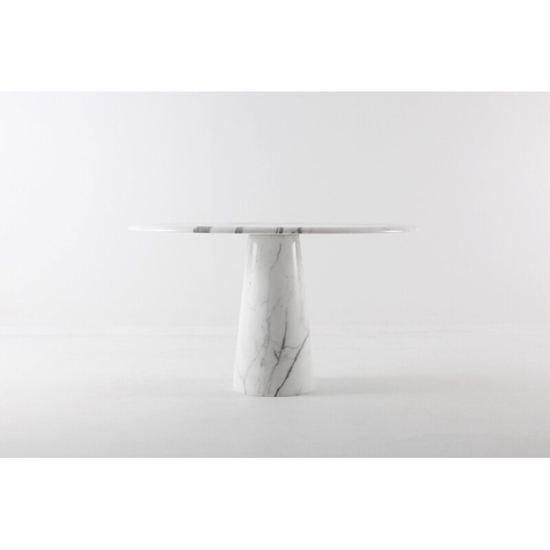 Vintage round Italian dining table in Carrara marble