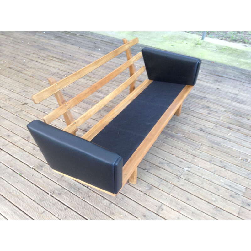 Vintage 2363 Getama sofa by Wegner in black leather