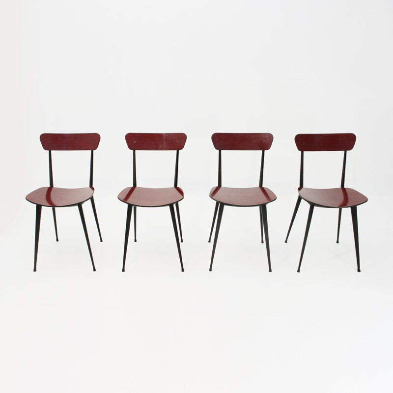 Set of 4 red chairs in metal