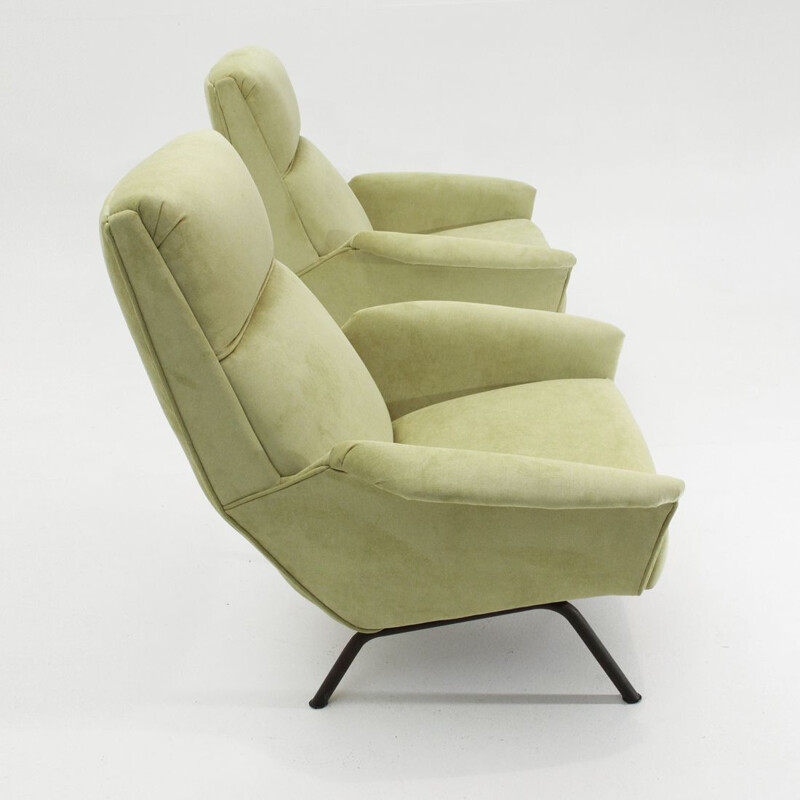 Pair of Italian armchairs in green velvet