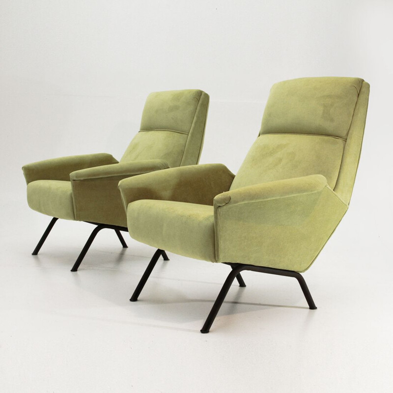 Pair of Italian armchairs in green velvet