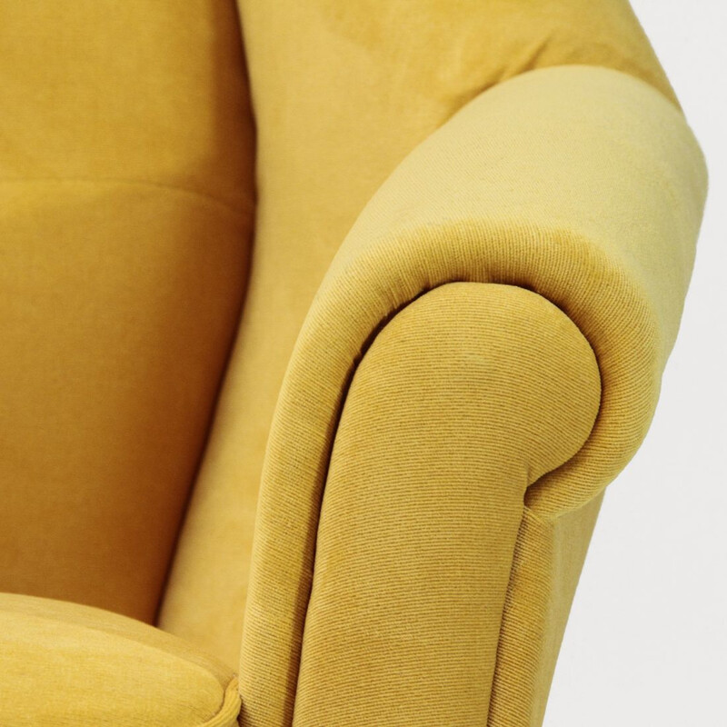 Vintage Italian sofa in yellow velvet