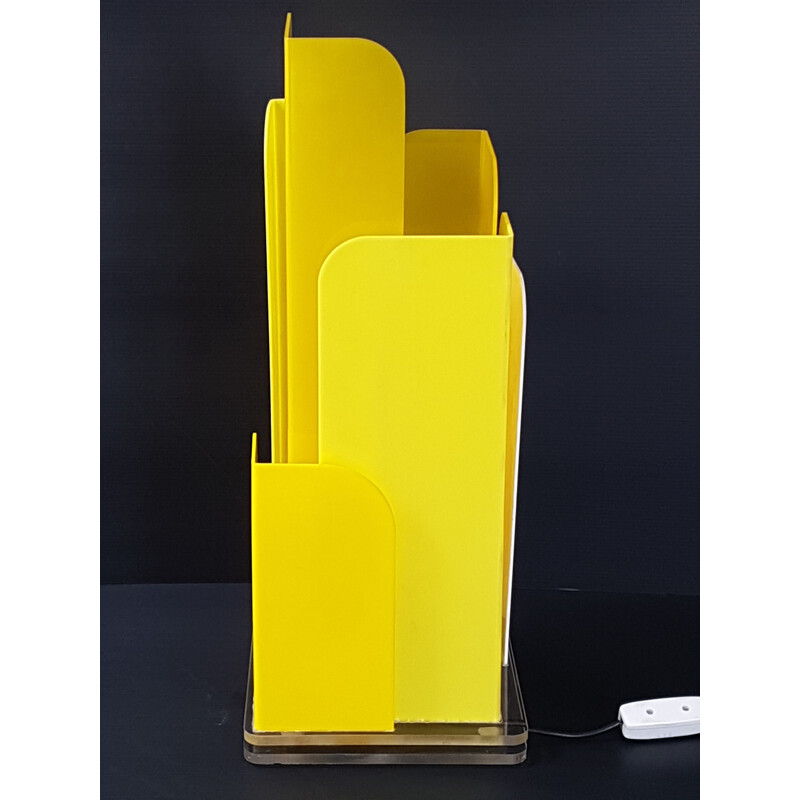Lampe de table jaune en plexiglas