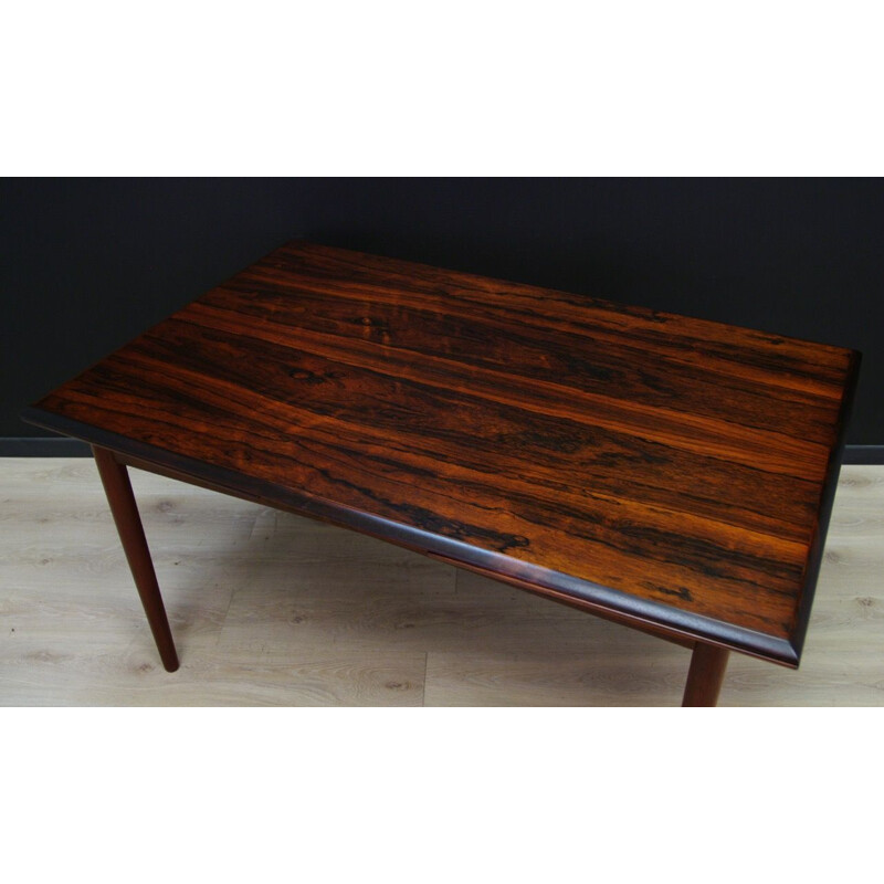 Vintage Danish dining table in rosewood