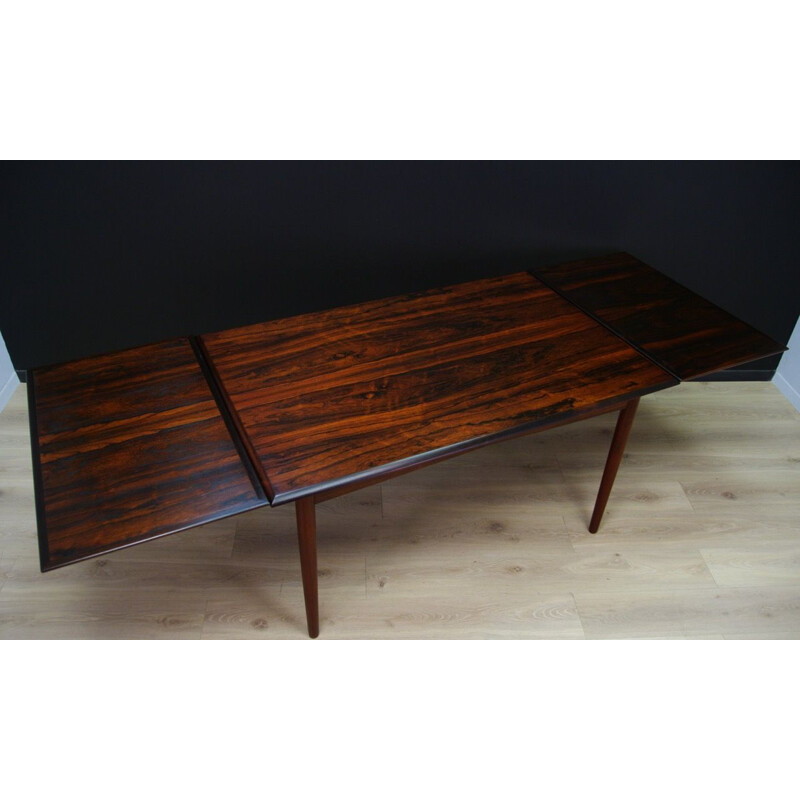 Vintage Danish dining table in rosewood