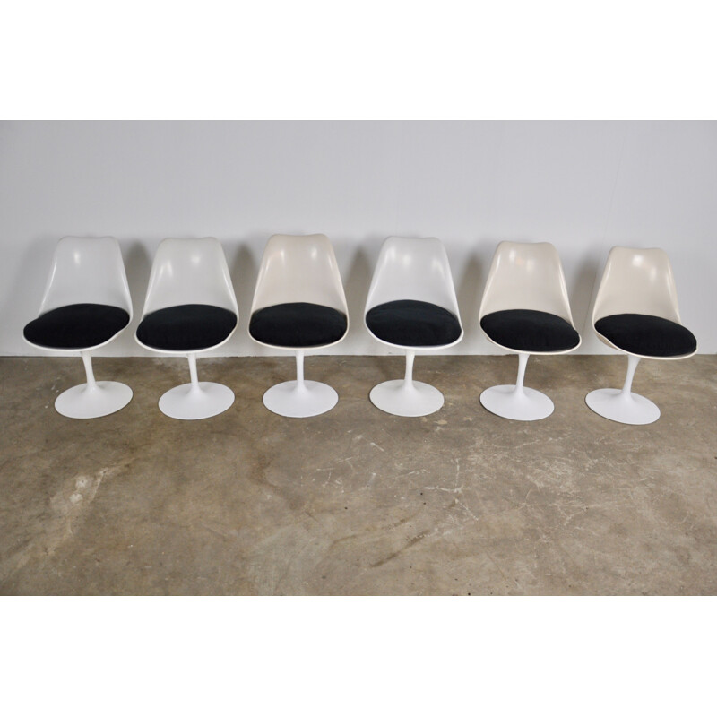 Set of 6 vintage chairs by Eero Saarinen for Knoll International