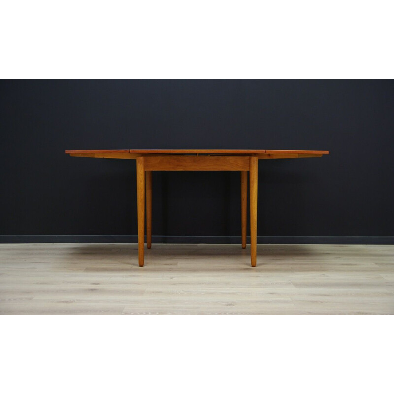 Vintage Danish dining table in teak