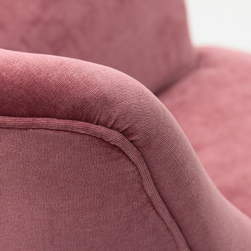 Set of 2 vintage Italian armchairs in pink velvet
