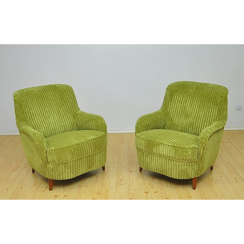 Set of 2 vintage green lounge chairs