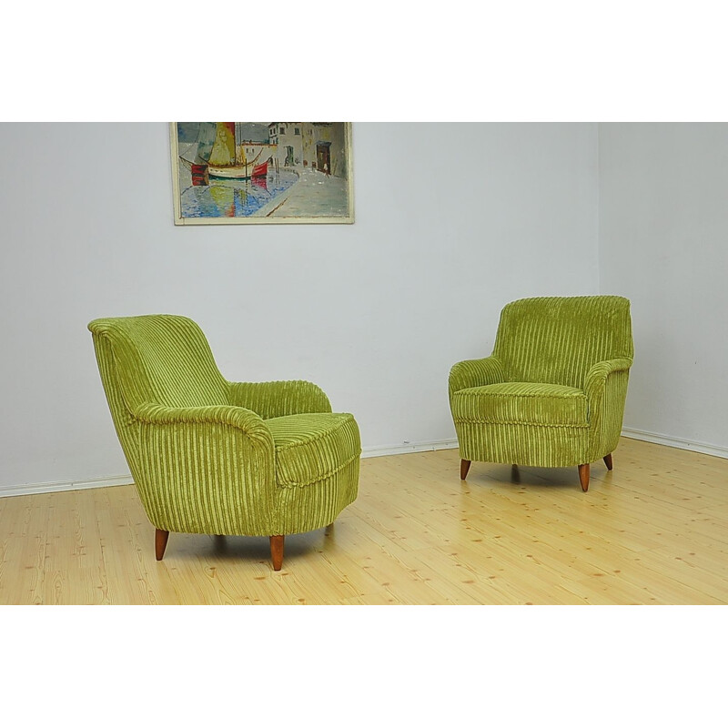 Set of 2 vintage green lounge chairs