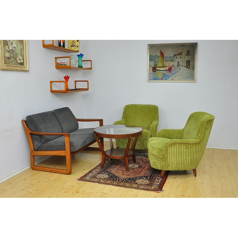 Set of 2 vintage green lounge chairs