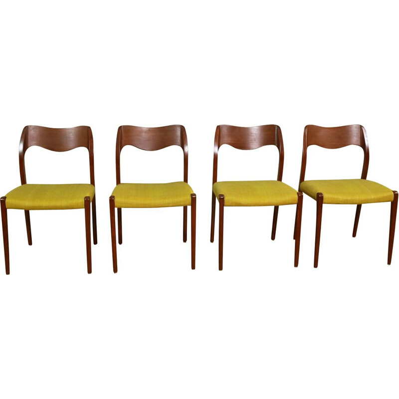 Set of 4 vintage yellow chairs "71" by Niels O. Møller