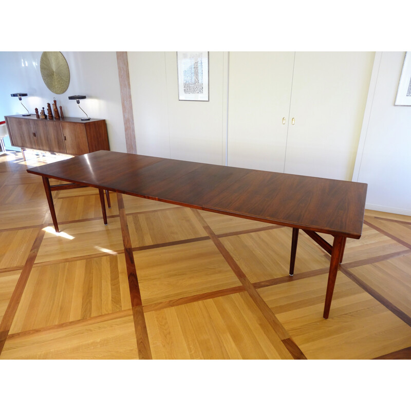 Vintage extendable table in rosewood by Arne Vodder