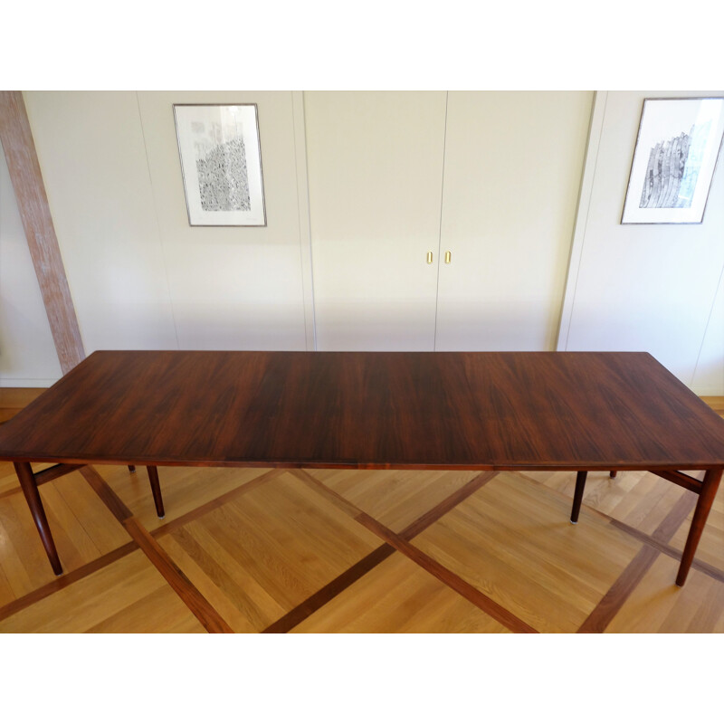 Vintage extendable table in rosewood by Arne Vodder