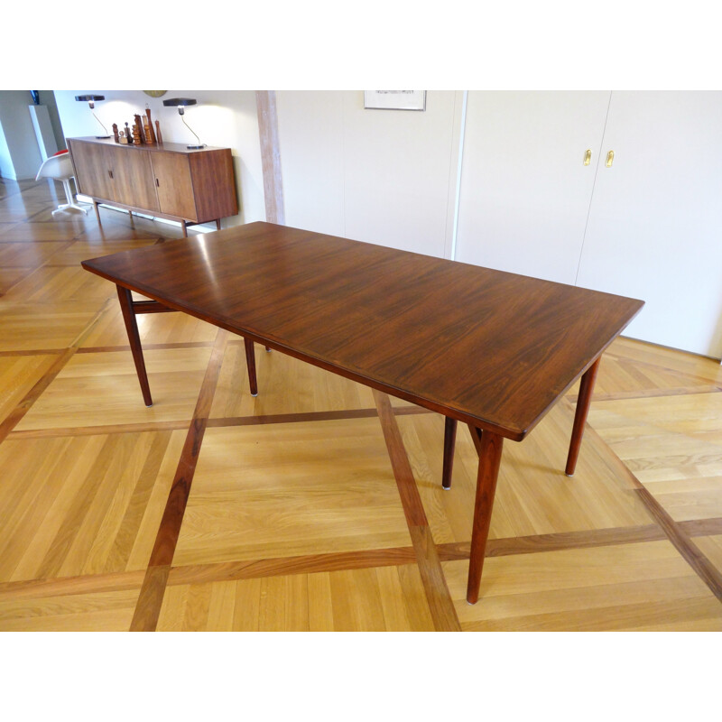 Vintage extendable table in rosewood by Arne Vodder