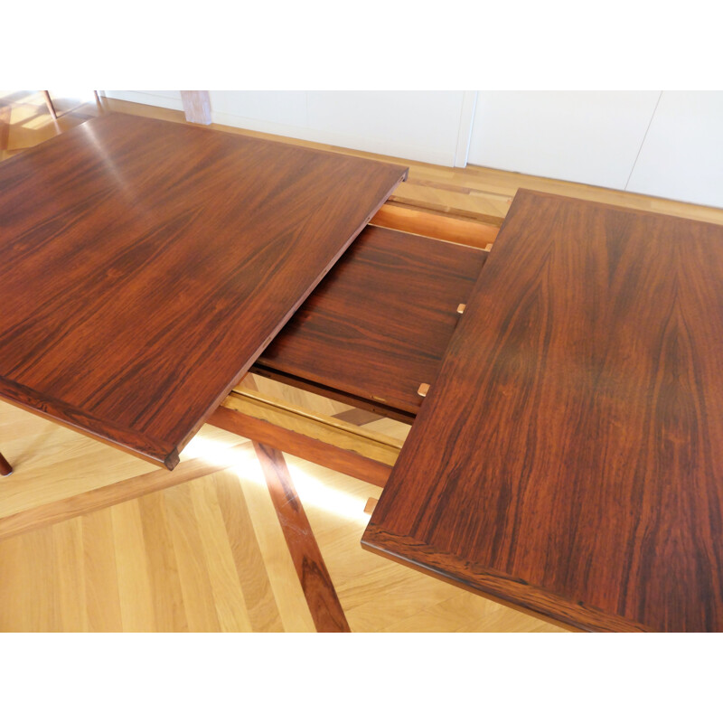 Vintage extendable table in rosewood by Arne Vodder