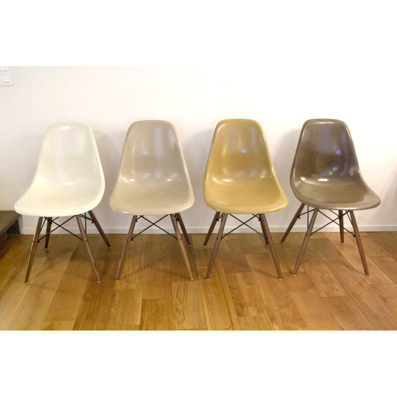 Set of 4 chair in fiberglass, Charles and Ray EAMES - 1960s