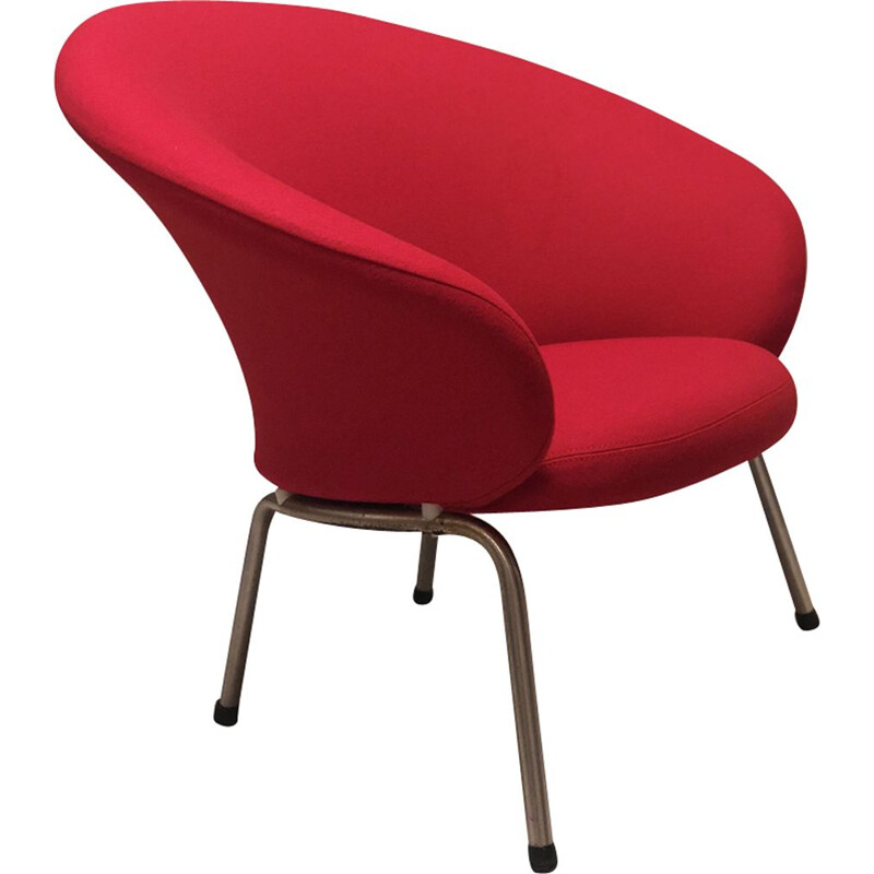 Vintage red armchair 570 by Artifort
