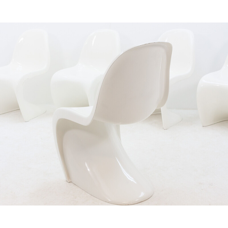 Set of 5 white chairs by Verner Panton