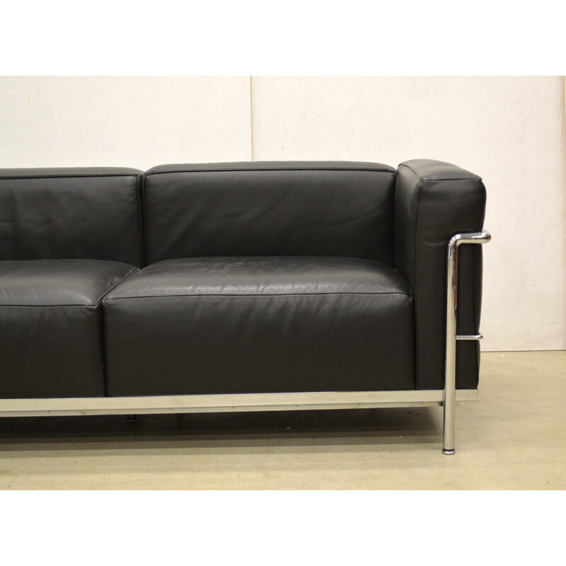 Vintage 3-seater black leather sofa LC3 for Cassina