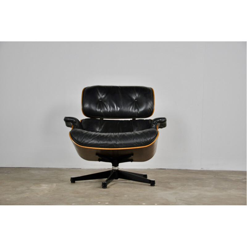 Vintage lounge chair by Eames for Herman Miller in rosewood and leather 1970s