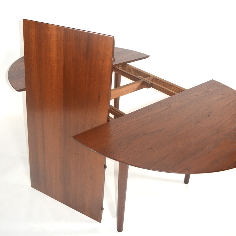 Scandinavian extendable dining table in teak, Peter HVIDT - 1956