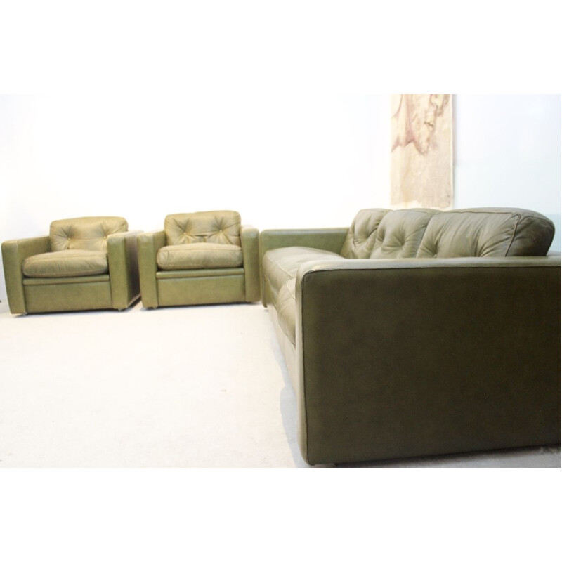 Vintage seating group by Poltrona Frau in Olive green leather 1970
